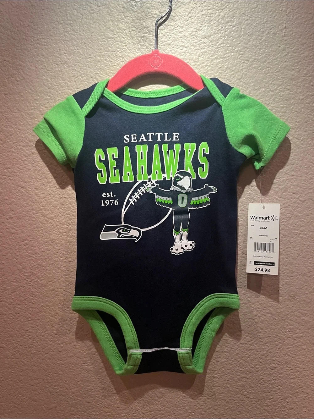 New NFL Seattle Seahawks Bodysuit Onesie Blitz Mascot Size 3-6 Months NWT